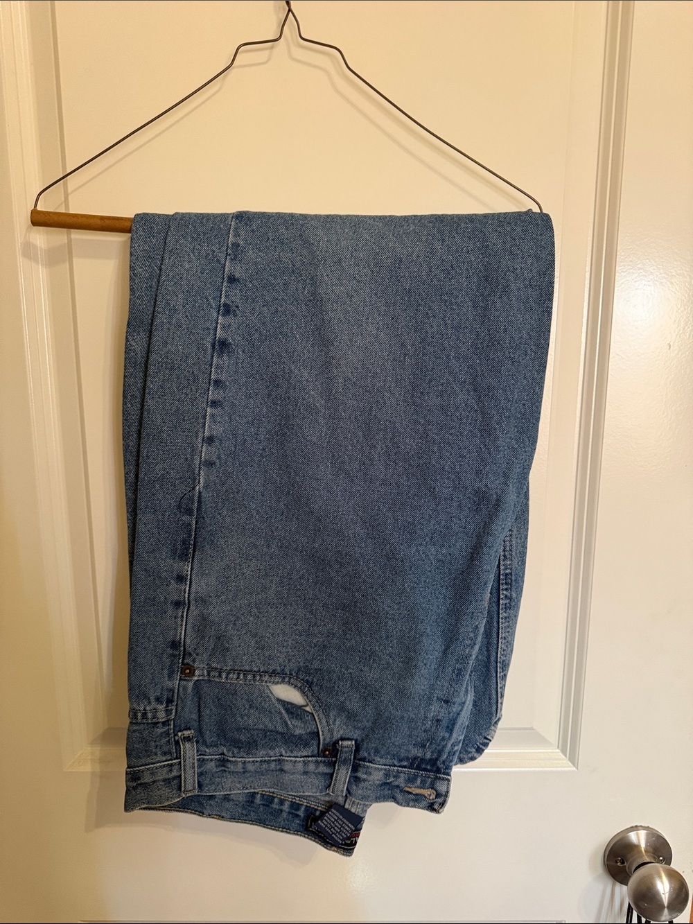 Relaxed Fit Men's Denim Jeans in Classic Blue
